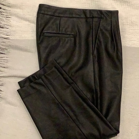 Faux leather women’s Banana Republic pants - Picture 3 of 6